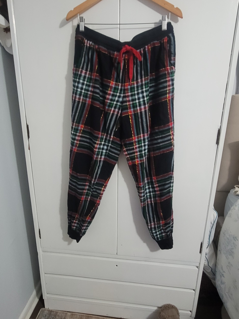 Secret Treasures Black & Green Plaid Jogger Pants with Red Drawstring Christmas